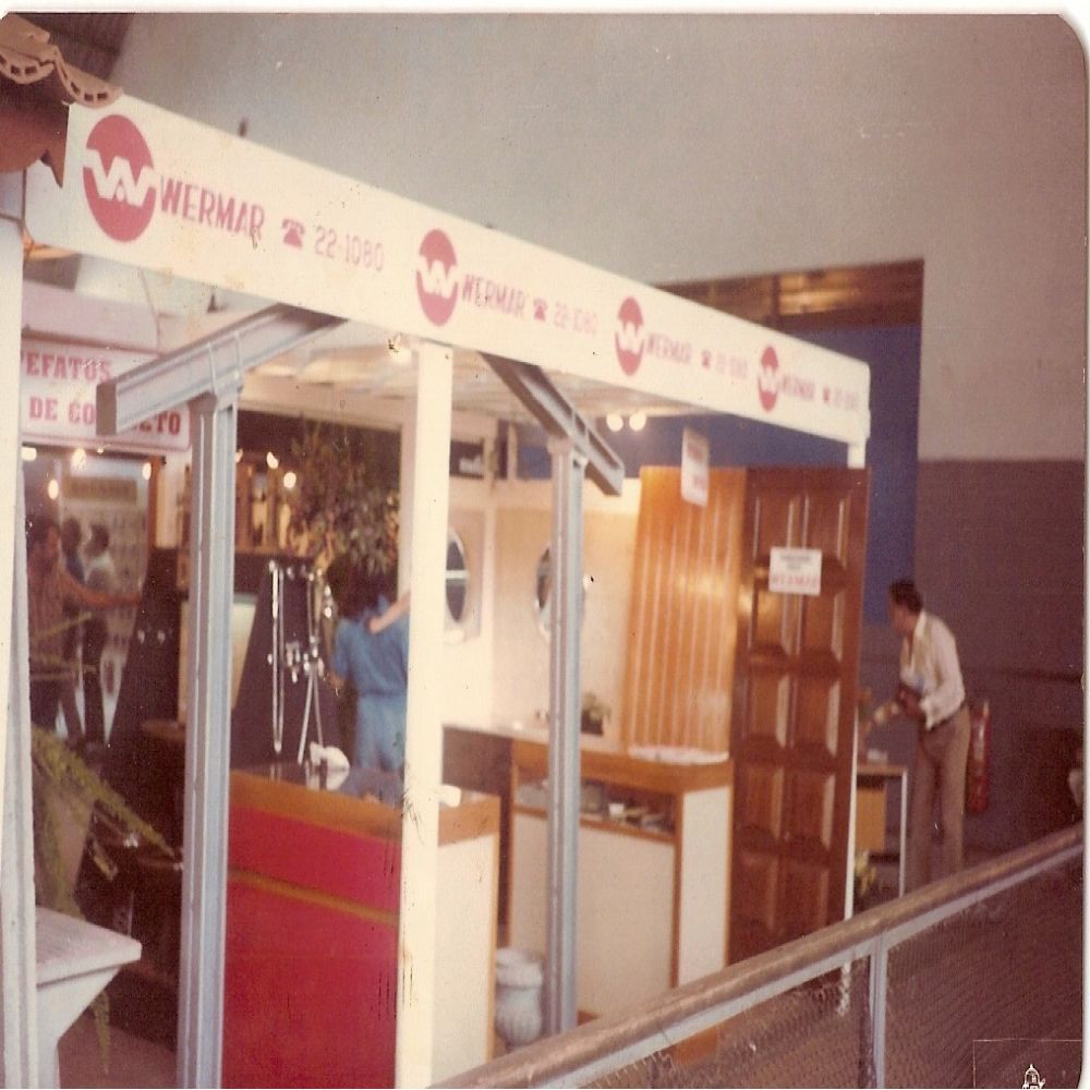 Feira de materiais de construção em 1983